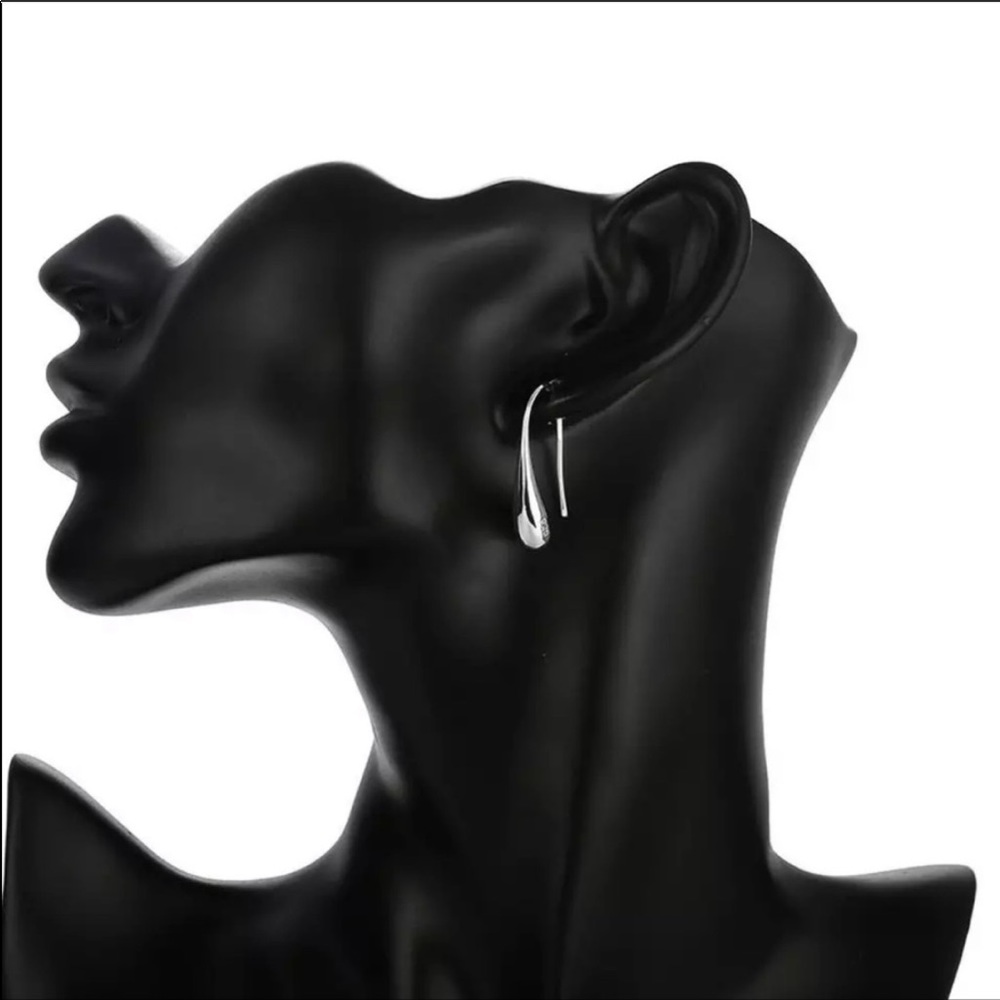 925 Sterling Silver Beautiful Earrings - Picture 5 of 5